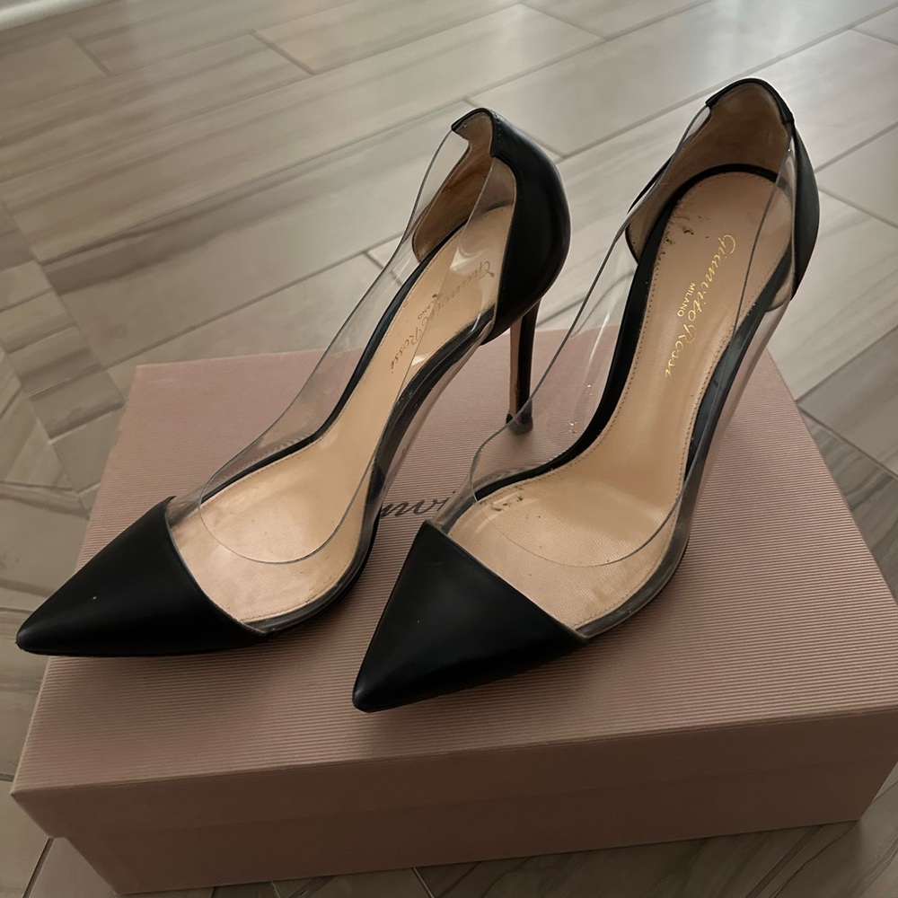 Black Gianvito Rossi heels